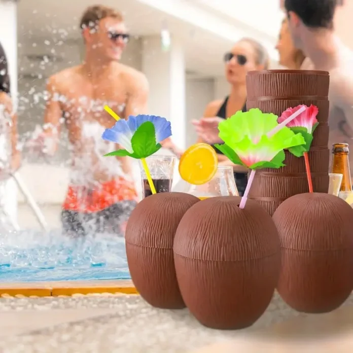 Θεματικά ποτήρια για πάρτυ σε καλοκαιρινή διοργάνωση στη Θεσσαλονίκη