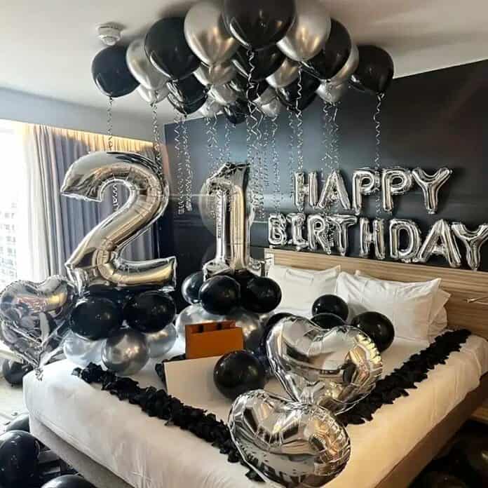 Δωμάτιο στη Θεσσαλονίκη διακοσμημένο για διοργάνωση πάρτυ γενεθλίων