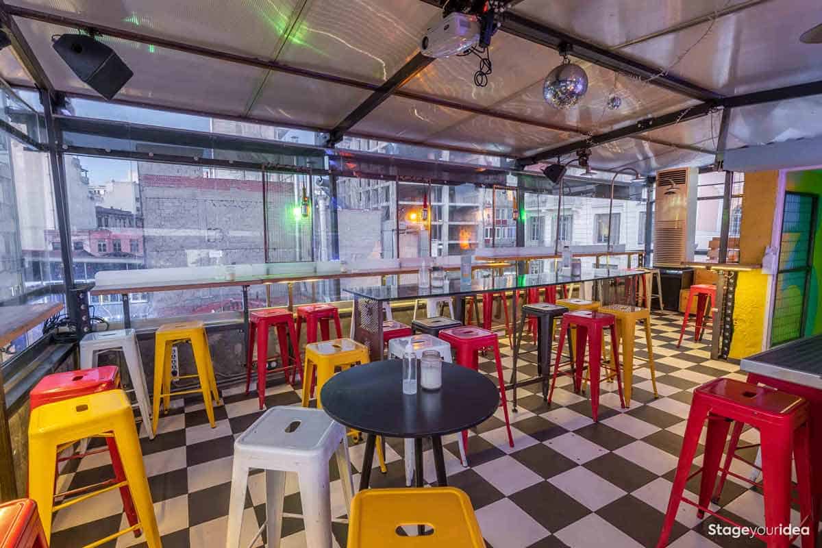 Θεματική Ταράτσα με καραόκε για εταιρικό πάρτυ στη Θεσσαλονίκη