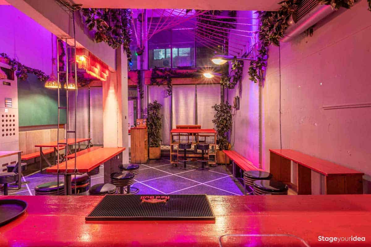 Χώρος με θεματικό ρετρο concept για εταιρικά πάρτυ