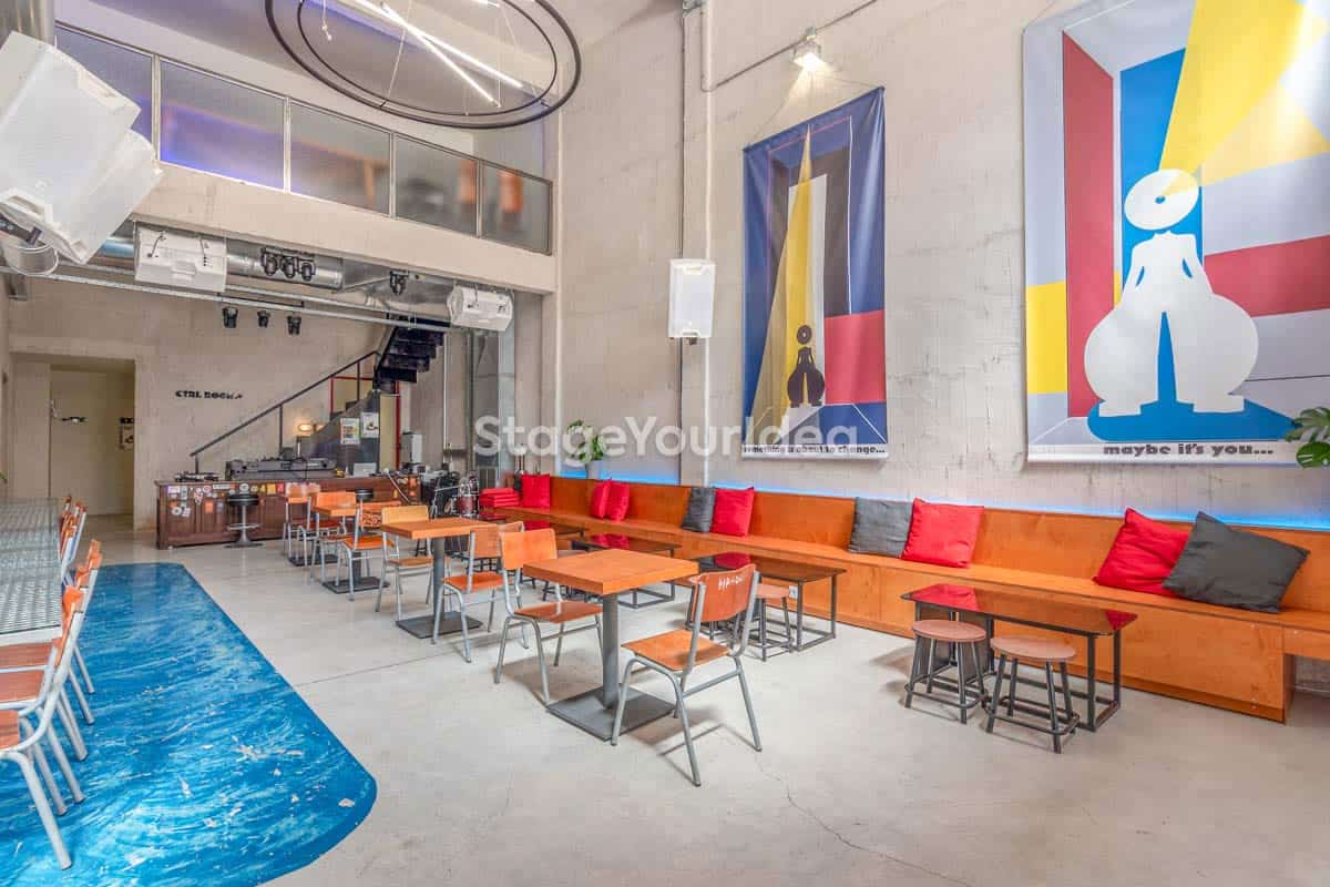 Δημιουργικό μπαρ με σύγχρονο αστικό στυλ διακόσμησης