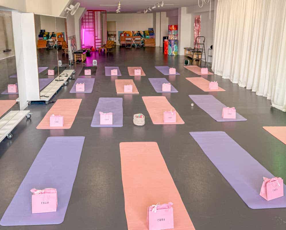 Μοντέρνος Ανοιχτός Χώρος με στρωματάκια για διοργάνωση corporate wellness events στη Θεσσαλονίκη