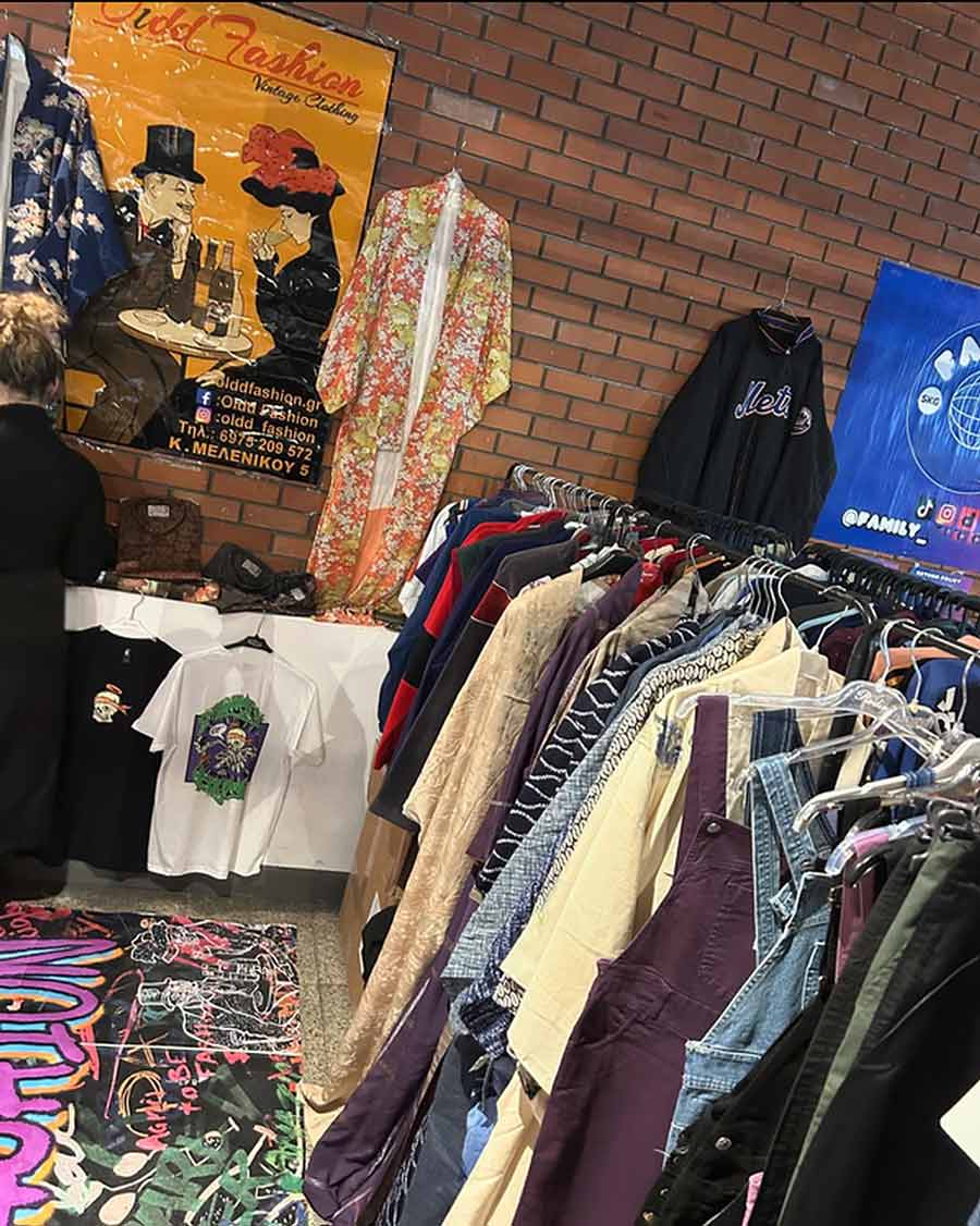 Pop up event με Oldd Fashion vintage brand ρούχα και old fashion προϊόντα σε προσωρινό χώρο