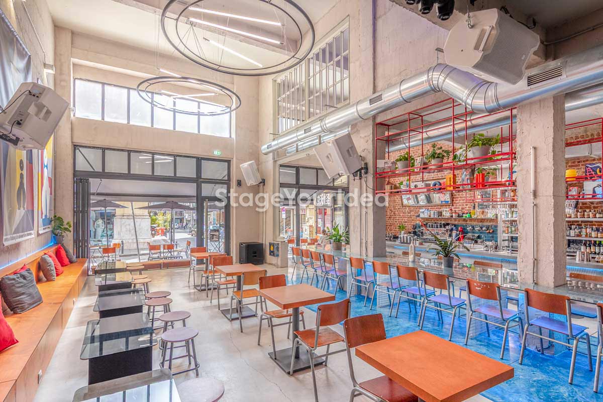 Industrial loft στη Θεσσαλονίκη με urban αισθητική, εμφανές μπετό και φυσικό φωτισμό, ιδανικός χώρος για content creation, φωτογραφίσεις, Reels και παραγωγή βίντεο.